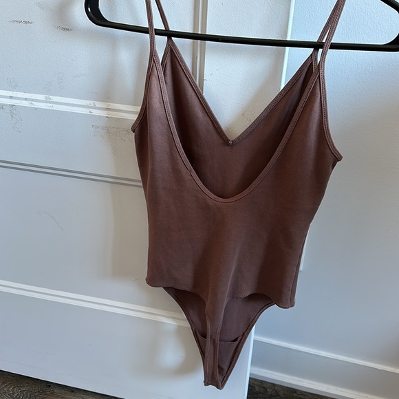 Aritzia Wilfred Free Bodysuit - Picture 2 of 3
